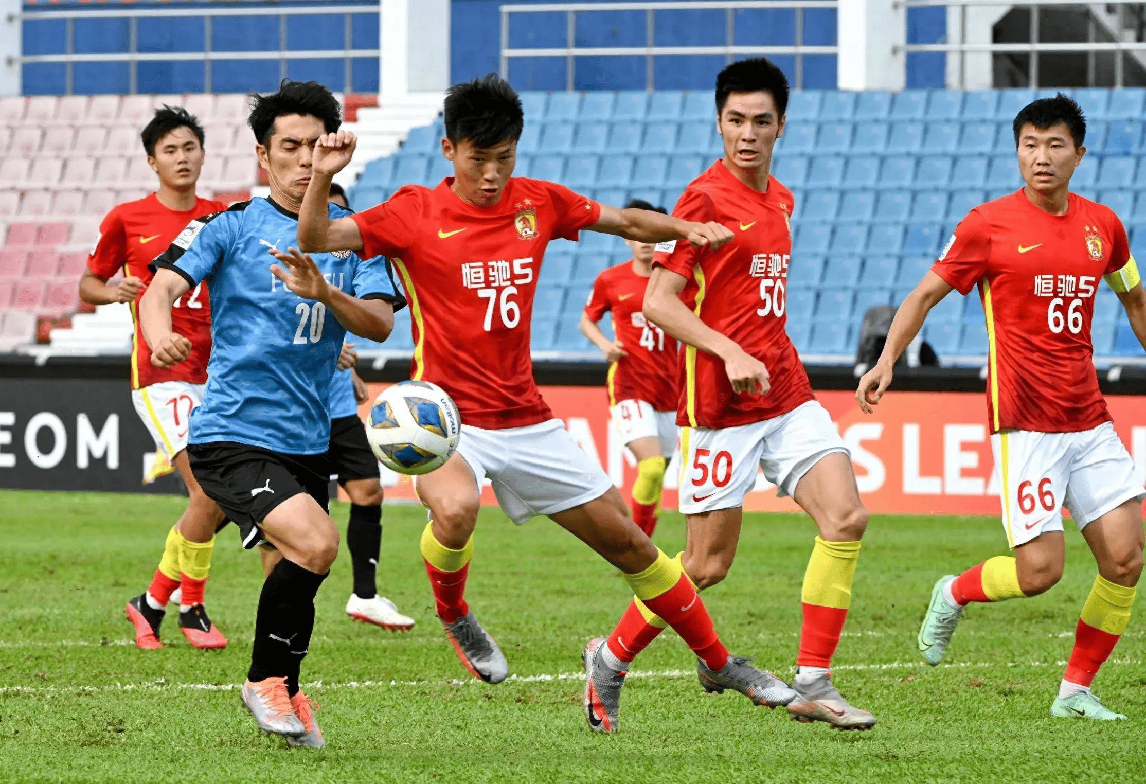 半场-广州暂1-1南京城市 广州实时积分无缘冲超吴永强破门_深坪_奥格布_阿雷格利亚