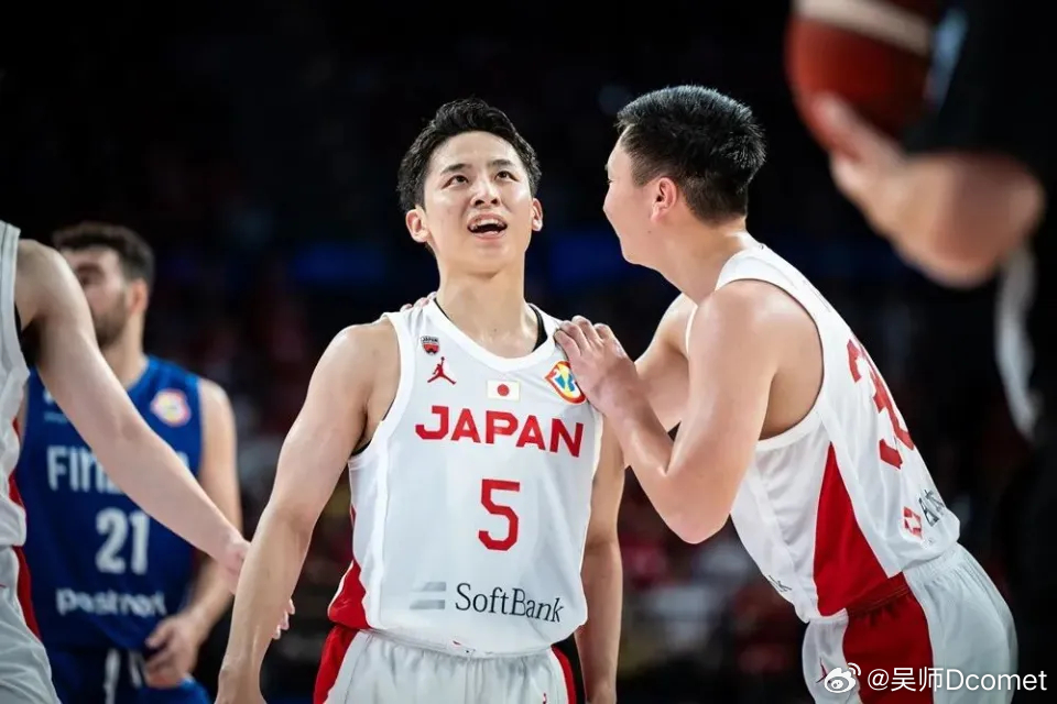 NBA流量之王对决！ 河村勇辉同场詹皇之子成焦点